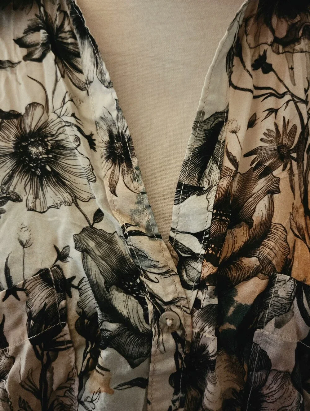 PILCRO Anthropology Floral Button-Front Blouse - Picture 2 of 8